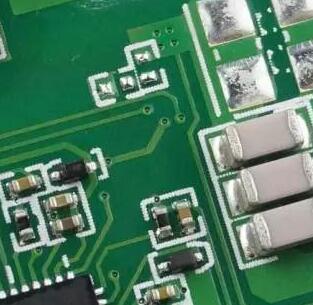 深圳風(fēng)華貼片電容代理商：怎么判斷貼片電容漏電？